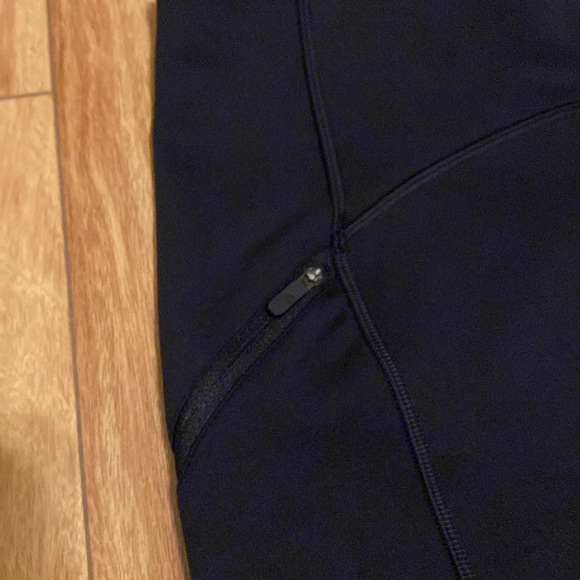NWT Lululemon rain-repellent HR Run Tights,sz 12, length 28”. Logo on left calf. - Picture 6 of 14